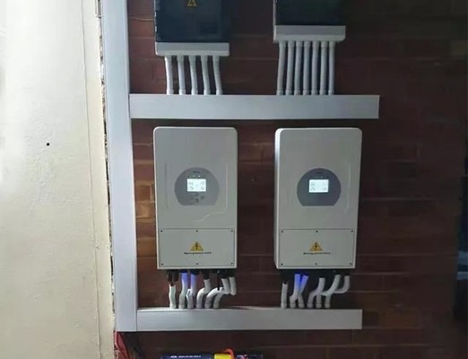 Krachtige Deye 16Kw 8kw Single Phase Hybrid Solar Inverter SUN-16K-SG01LP1-EU Voor zonneopslag