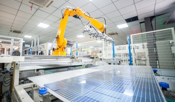 550W N-type HJT zonnepaneel met TUV-hoge paneelefficiëntie en volledig zwart ontwerp